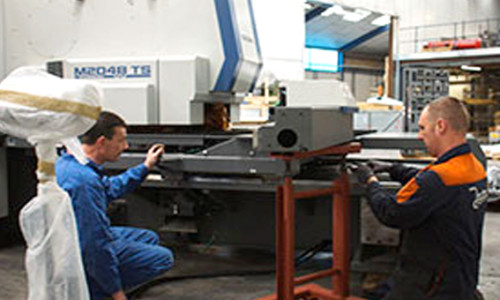 metal service onderhoud metaalbewerking nibbelautomaat rolvormmachine afkortmachine waterjet snijmachine profielwals plaatwals ductzipper