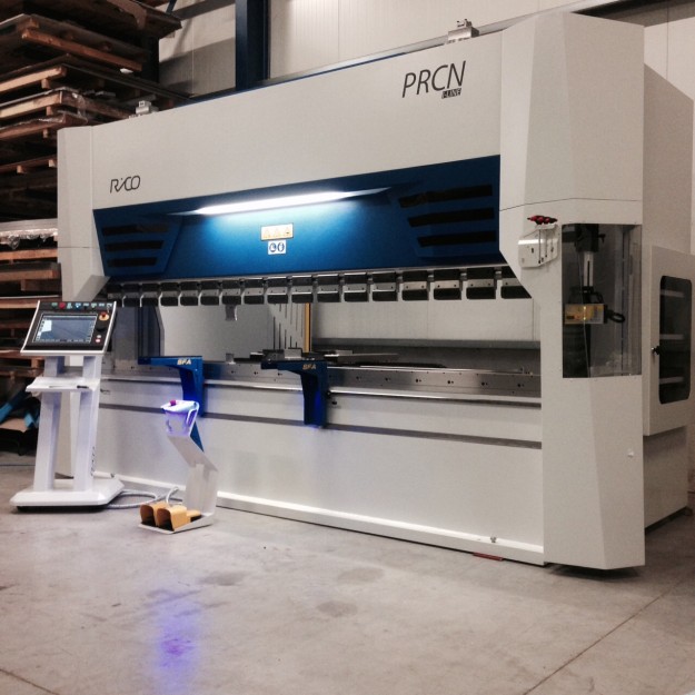 Metall metaal plaatbewerking machines industrieel plaatbewerkingsmachine plaatbewerkingsmachines pijpenbuiger primecut