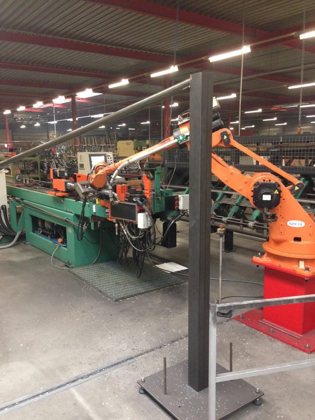 metall.nl kantpers guillotineschaar ponsmachine ponsautomaat plasmasnijder buigmachine zwenkbuigmachine FLEXIbend multibend